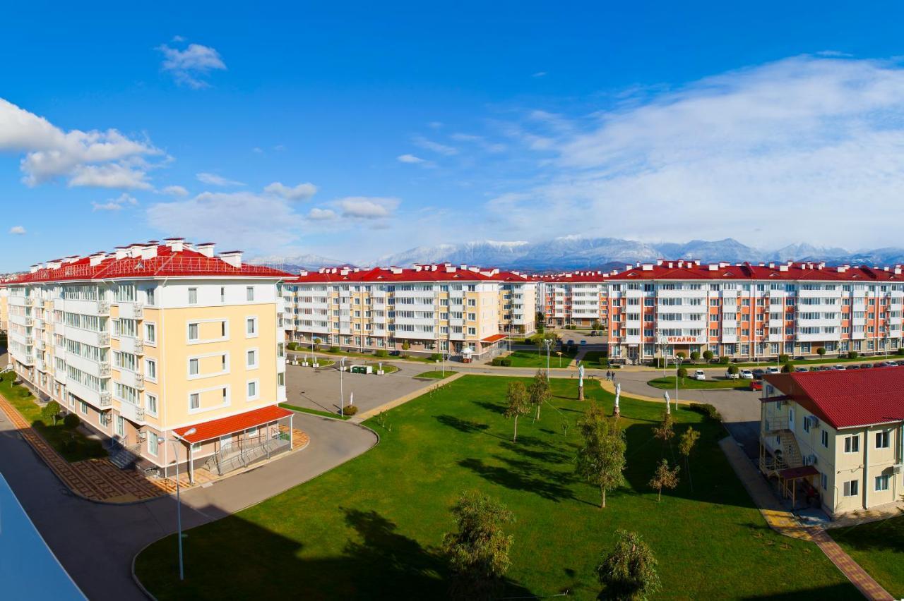 Barkhatnye Sezony Yekaterininsky Kvartal Resort Soci Exterior foto